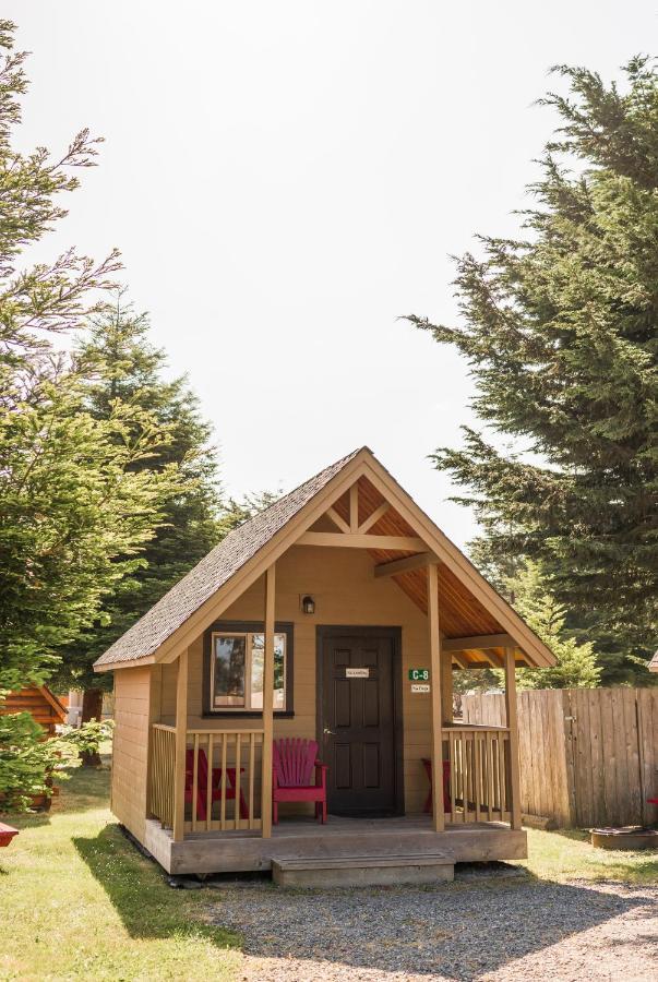 Redwood Coast Cabins And Rv Resort Юрика Экстерьер фото